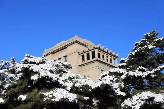 全国高校最美雪景曝光南方学生什么时候能拥有