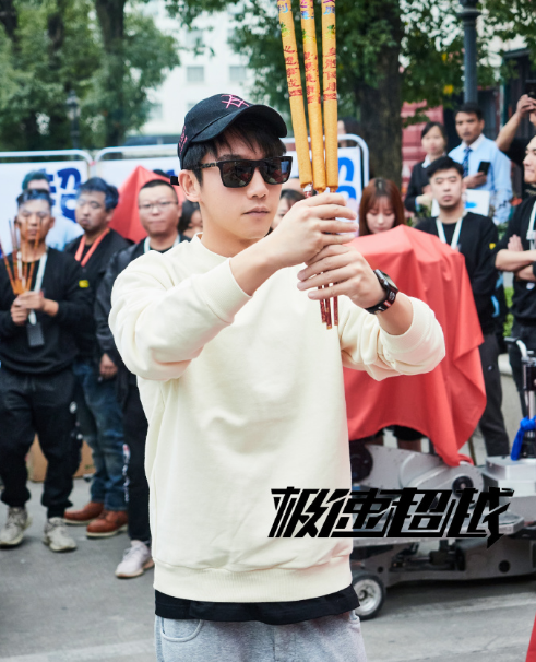 《极速超越》热拍,张榕容造型美丽英气,男主李昀锐颜值极高