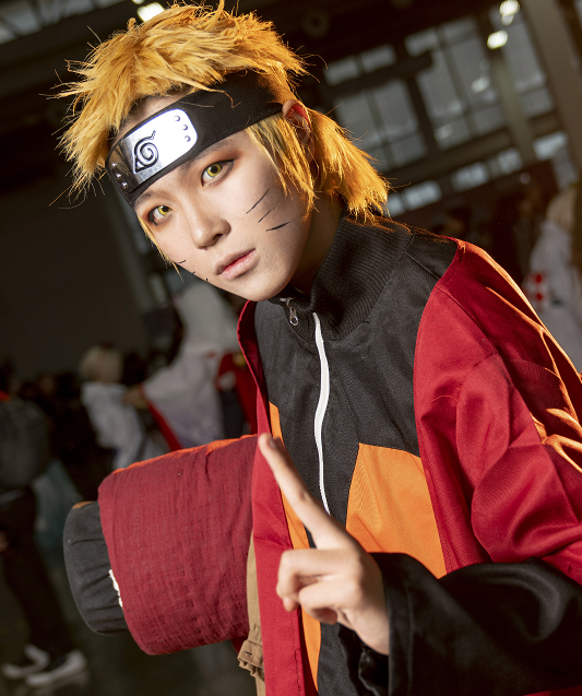 cosplay《火影忍者》动漫角色漩涡鸣人,黄头发小哥哥英气十足