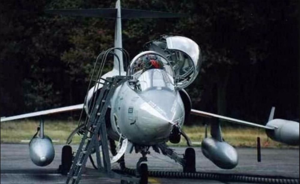 机翼薄如菜刀能削土豆皮这架美制飞行棺材起飞前要写遗书