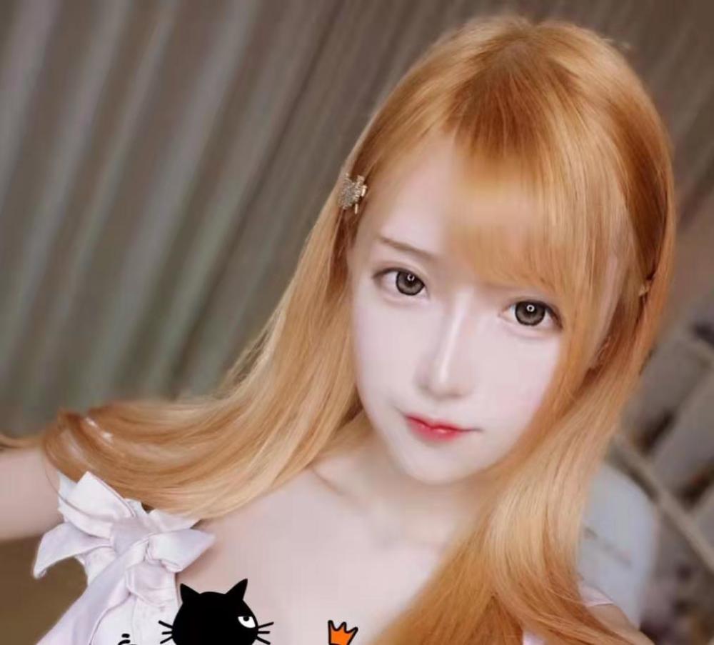 因腐团儿自从那次受邀参加成为解说嘉宾后,人气日益