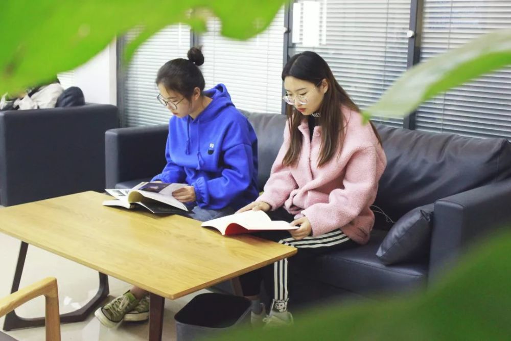 扩充优化馆藏电子资源为确保2020年教学科研工作顺利开展,图书馆积极