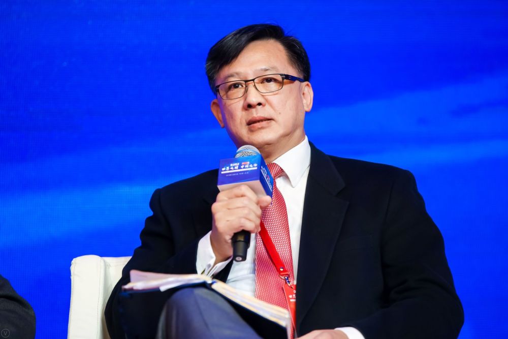 何君尧：香港问题本质是“颜色革命”、“货币战争”