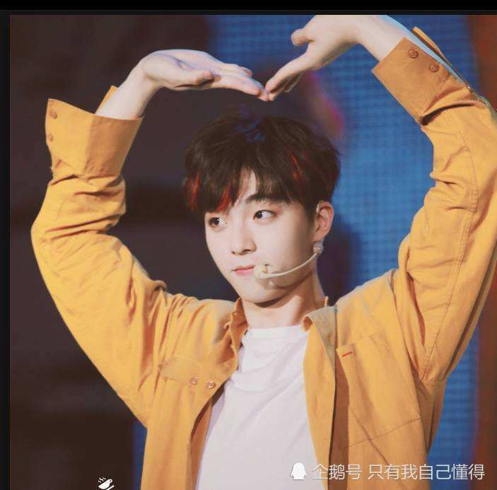 男星花式比心,陈立农甜人,罗志祥创新,看到雷佳音:不愧是你