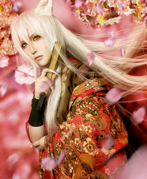 动漫cosplay元气少女缘结神巴卫帅气迷人的coser