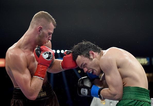 刚刚黑人拳王雅各布斯5回合终结墨西哥传奇之子引来拳迷嘘声