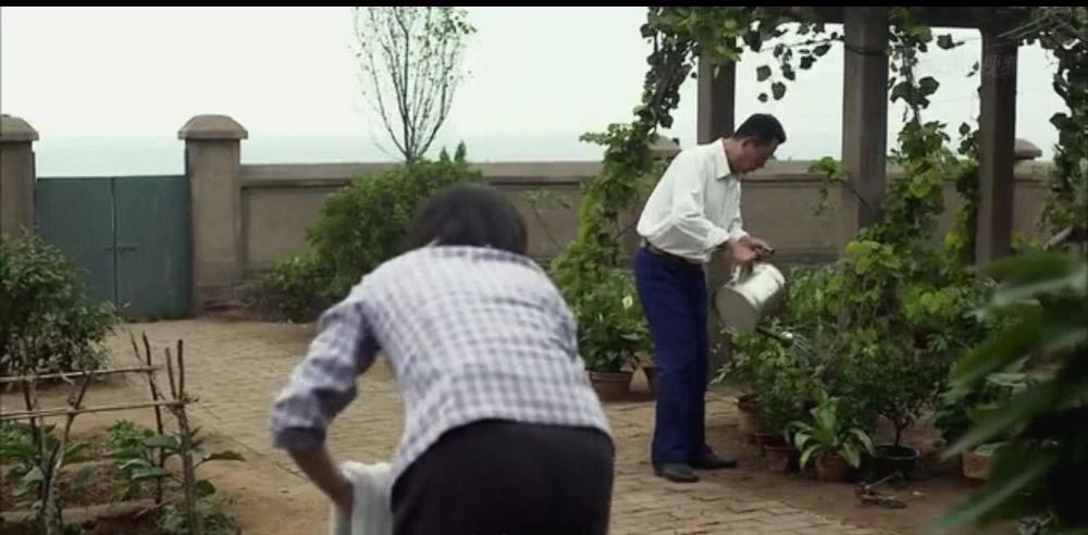 父母爱情|父母爱情：没想到当年租用的一处外景地仍在，屋内摆设仍保持原样