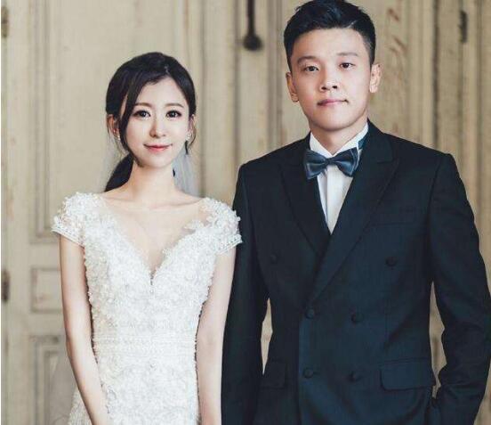 31岁国足名将邹正终于大婚,娇妻身份曝光!长相甜美颜值超高_腾讯新闻