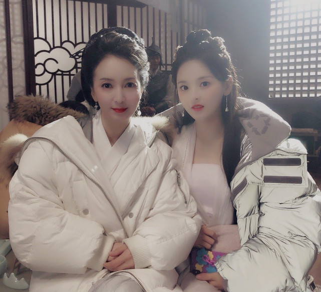 杨超越《神医凰后》孝感动天,美人娘亲倾国倾城,君殿下好威武