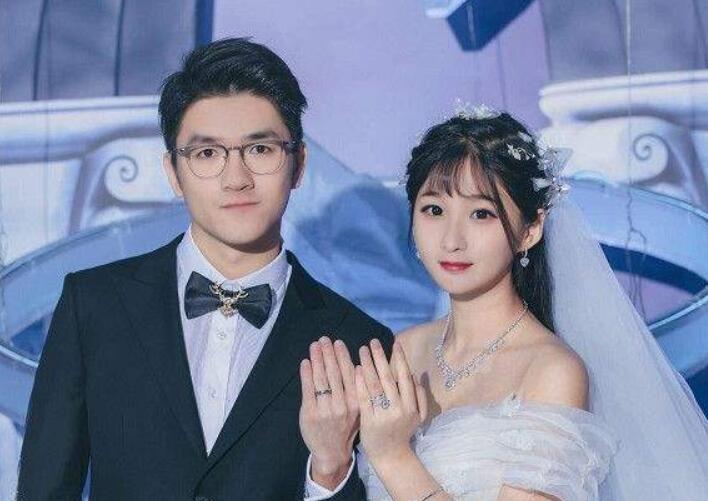 笑笑即将举办婚礼,直播间点名若风,直言婚礼一定要来-英雄联盟-电竞虎