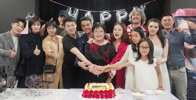 袁立前夫赵岭近照曝光,45岁依旧温柔又绅士,二婚娶娇妻生活幸福