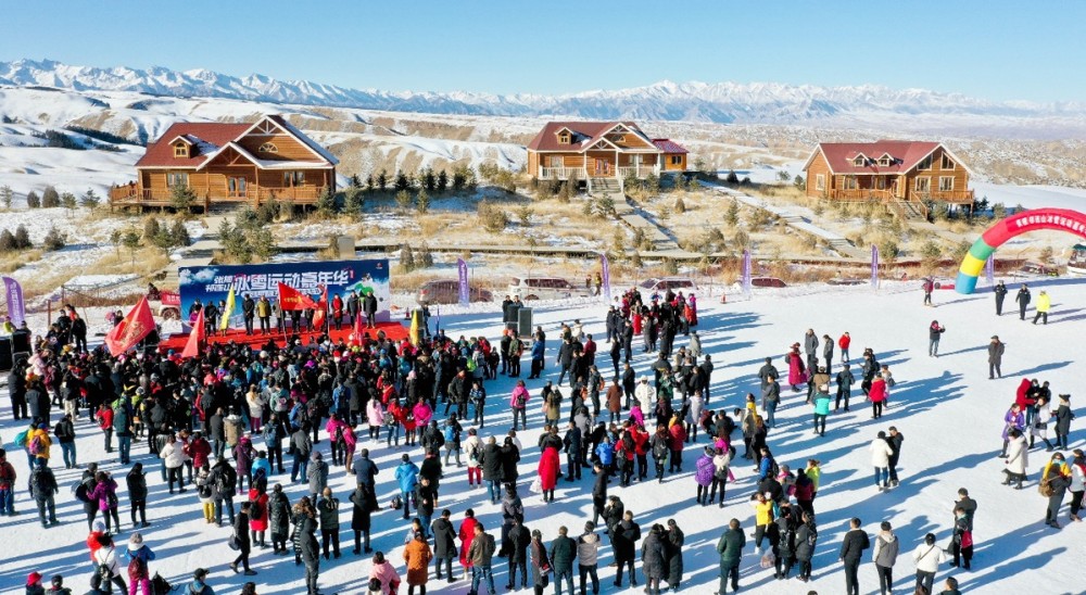 甘肃张掖:冰雪旅游文化节烘热冬季旅游