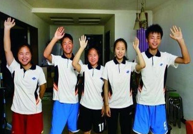 国内第一个成功降生的5胞胎,17年过去了,现况如何?令人唏嘘