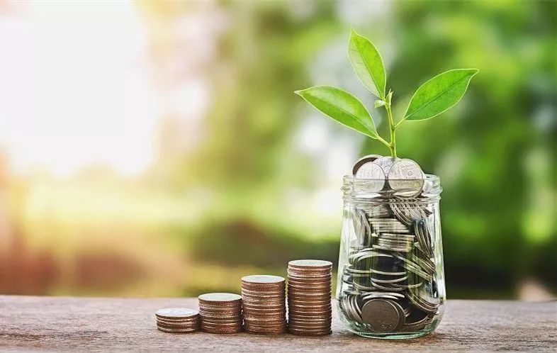 崔臣常去北京,便向某公司董事长提出了想在北京有一辆车,方便出行的