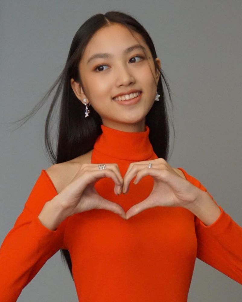 任达华女儿15岁生日,琦琦晒照为女儿庆生,任晴佳超模身材颜值a到爆