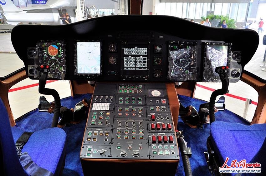 国产直-20又有新画面公开了:"玻璃座舱"首次曝光,好多显示器