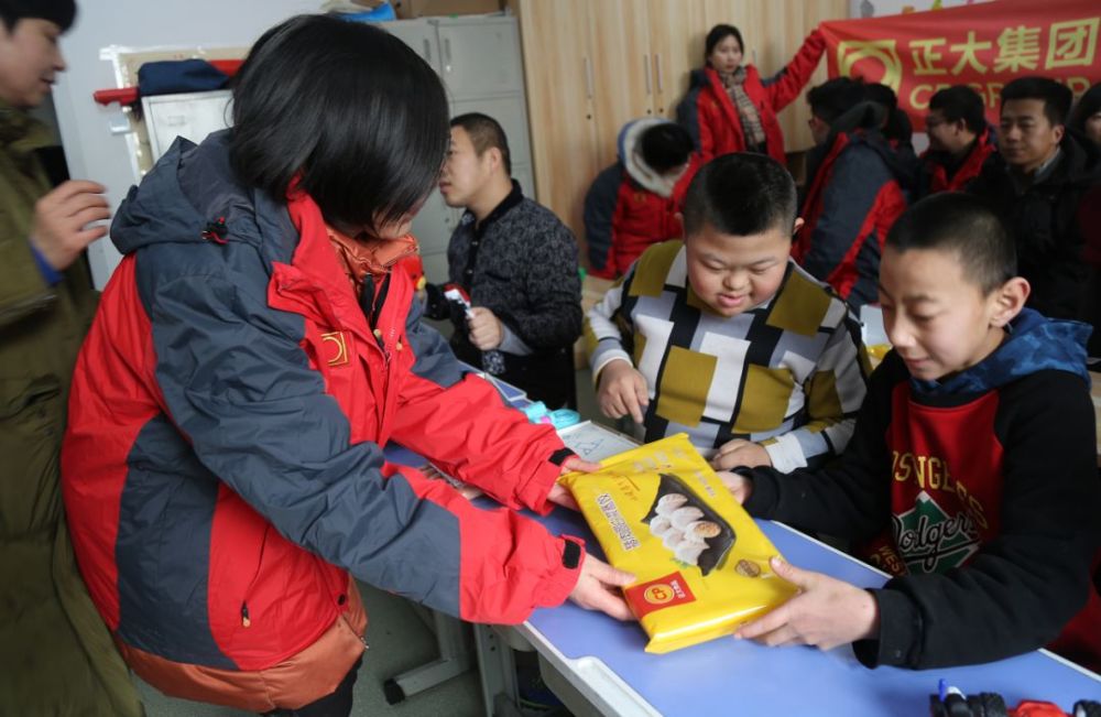 正大集团内蒙古区饲料事业开展自闭症儿童慰问活动 潮商资讯 图6张