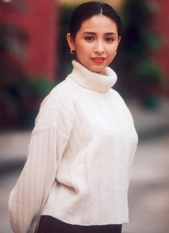 可能也正是因为他的这种宠爱,才会让吴婉芳看起来这么年轻漂亮,他带