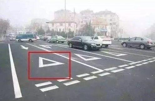 马路上这4种道路标线，老司机也不一定全知道，新手学一下