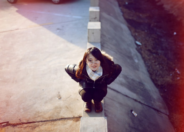 内向型的女孩子在生气时往往会有这些可爱的小动作