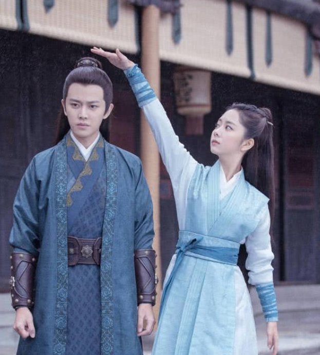 《锦衣之下》终于有了回音,谭松韵太可了,吴奕辰深爱十年不是没道理!