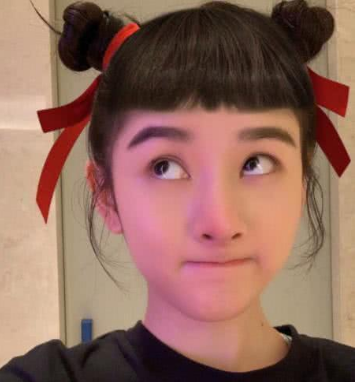 5岁小女孩因撞脸"哪吒"走红,被称为"魔童降世",如今怎样?