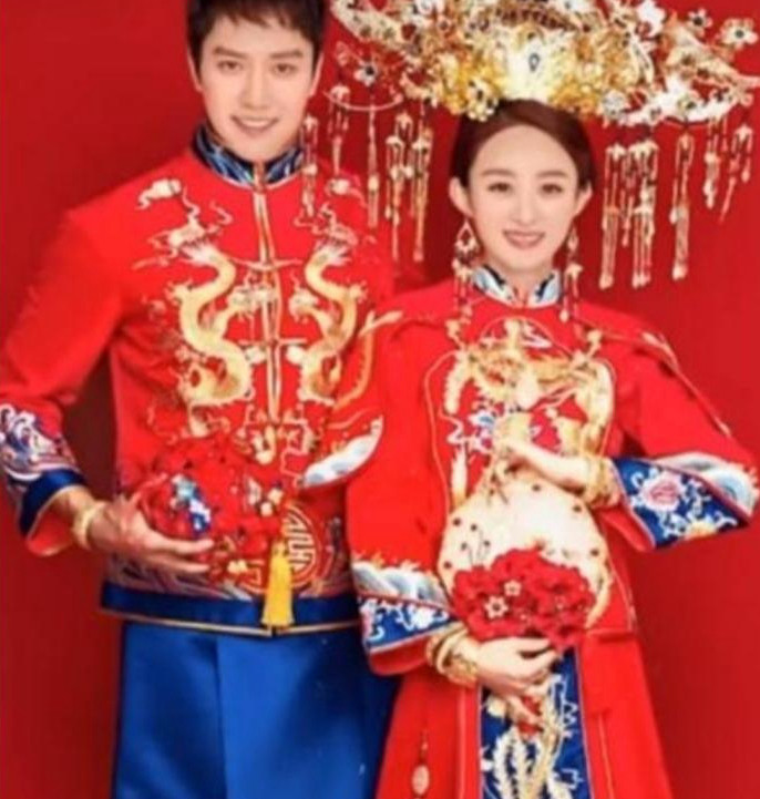 赵丽颖冯绍峰中式婚纱曝光,相差9岁,却越看越