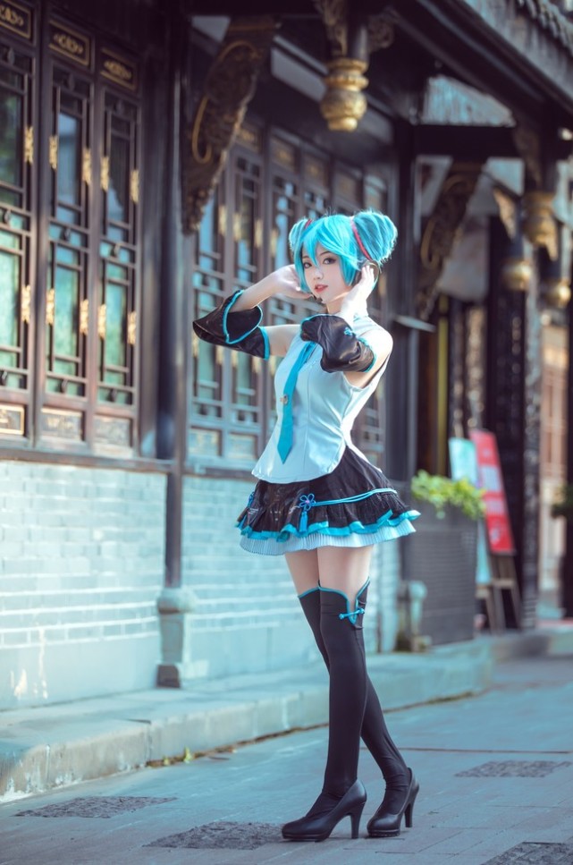 cos:初音未来,行走的剪刀腿