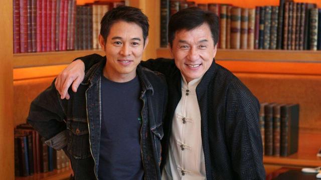 成龙|25岁时，成龙被“新义安”追杀，电联“竹联帮”大佬王羽，救救我吧