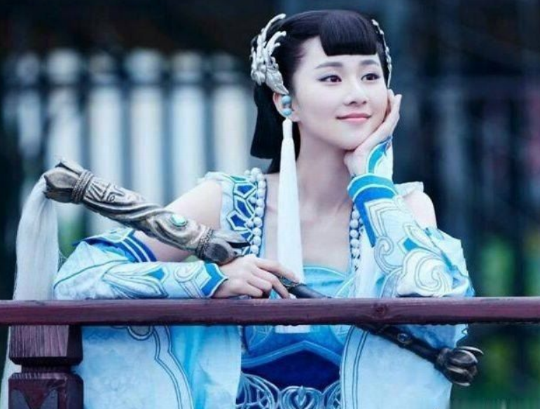 谁记得微微一笑很倾城的小雨妖妖,穿上私服美成初恋,神仙身材无敌