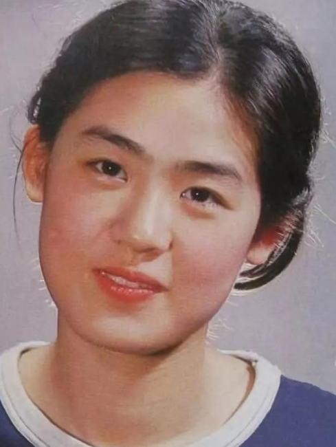 2019年末,突然爆火的电影《牧马人》:女主丛珊这30年去哪儿了?