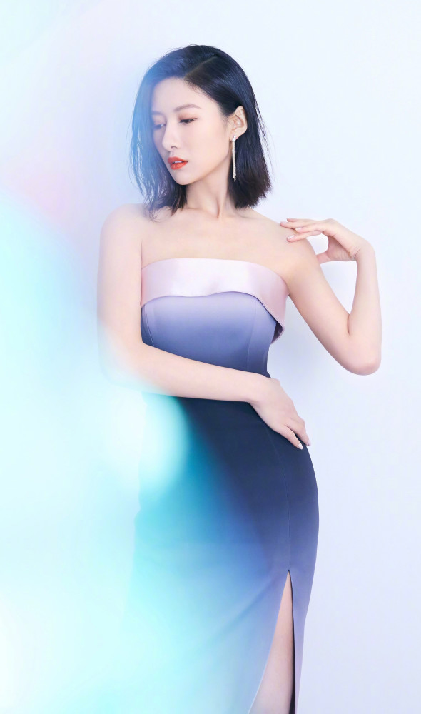 93年影视演员吴优时尚美图