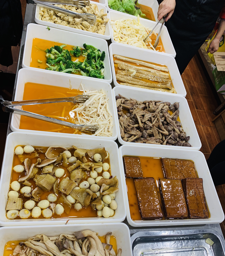 现捞卤菜店掀起网红餐饮风,背后原因是什么