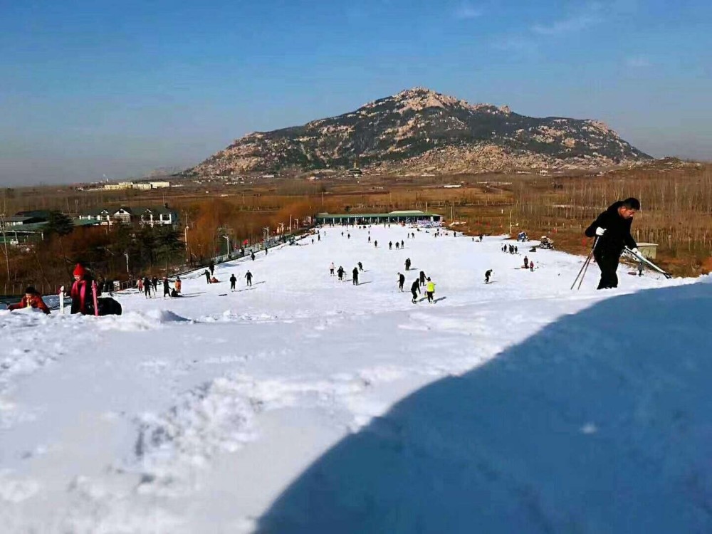 峄山滑雪场图片