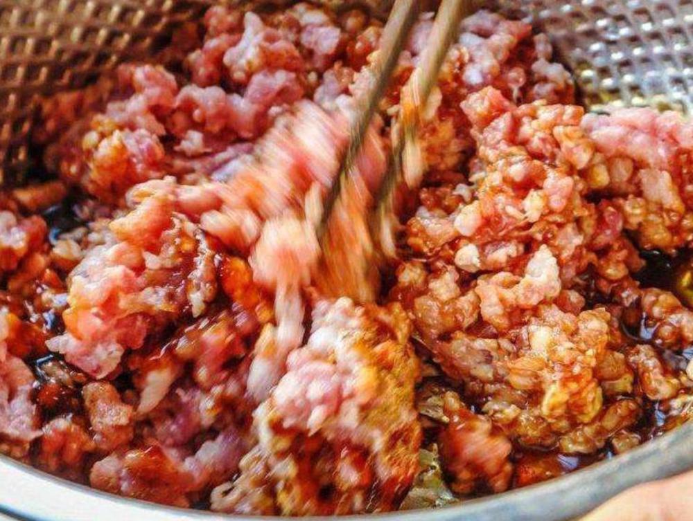 不管调什么饺子馅,放这3样,好吃的不得了,比饺
