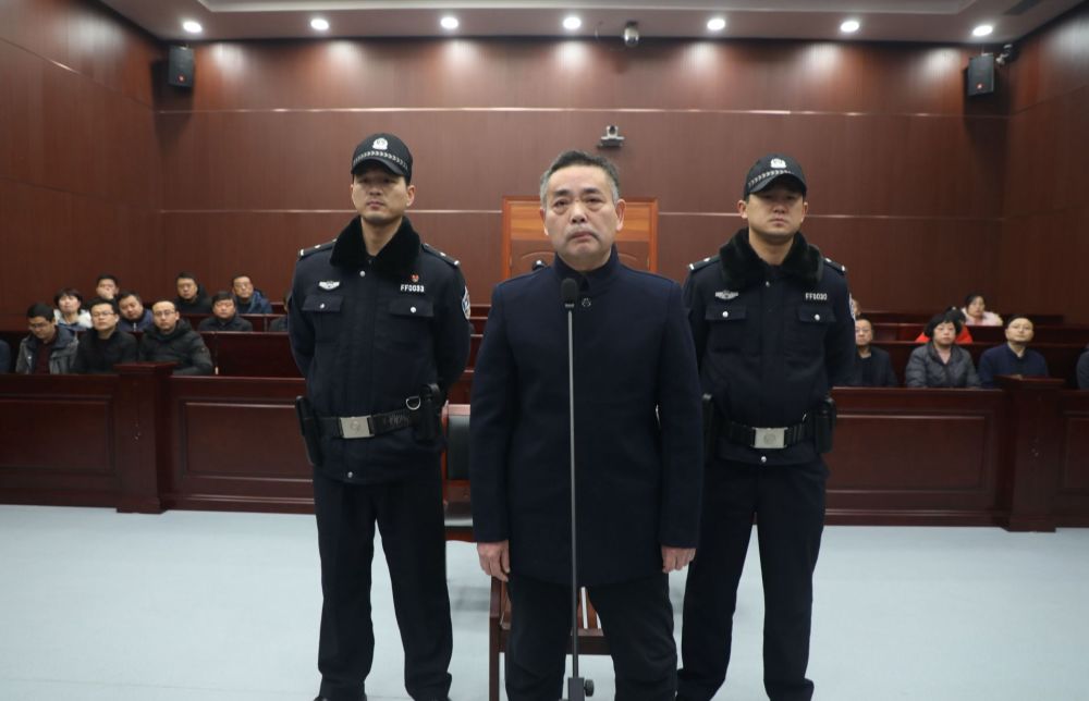 党对国有企业的领导,从严从实深化三个以案警示教育,深刻汲取杜长棣