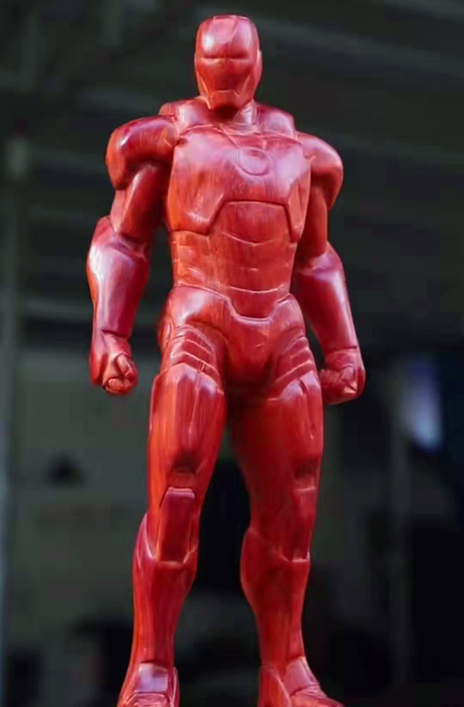 手艺人自制钢铁侠手办刚开始画画差评成品一出我可以收藏吗