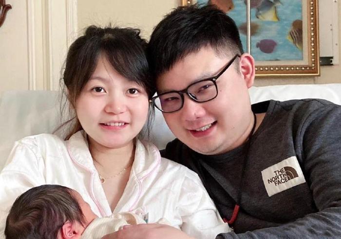 喜出望外的李赣便选择了停播陪老婆陪孩子,将自己的"慈父"属性拉满.