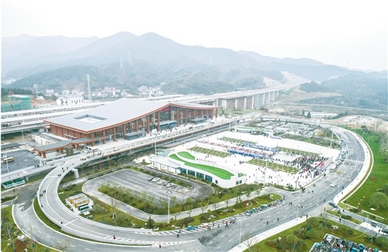 杭黄开通一周年38分钟效应显现建德这样融入长三角