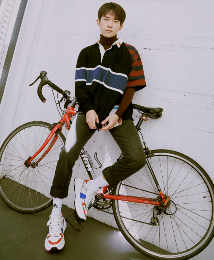 易烊千玺7岁弟弟真名曝光?同样也是4个字,却不叫"易烊千楠"