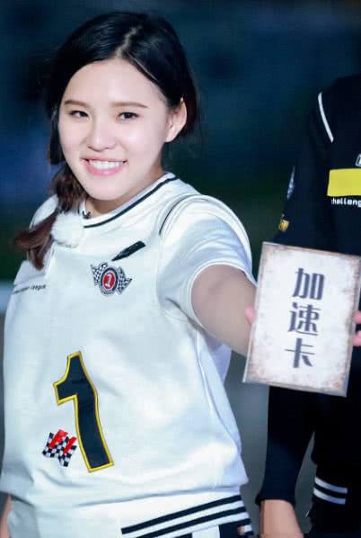 有种"整容"叫谢依霖生宝宝,如今瘦成这样,简直美出了天际!