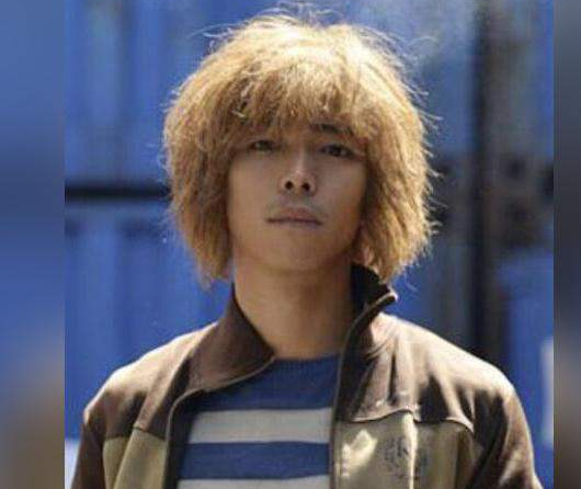 有种"整容"叫黄毛换发型,本以为颜值一般,染回黑发后却帅成型男