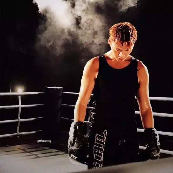 还有什么是运动达人陈伟霆不会的吗?晒出了他滑雪的视频,这也太帅了