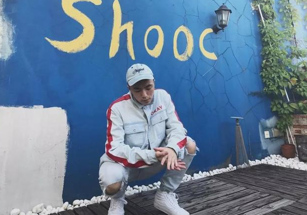 《青你2》官宣导师蔡徐坤,同样是导师的jony j,该如何与他相处?