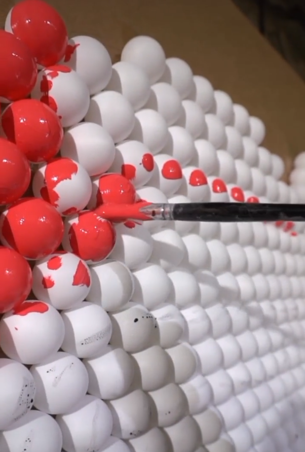 美术生在乒乓球上作画,开始:没啥作用,结果:算是及格了!