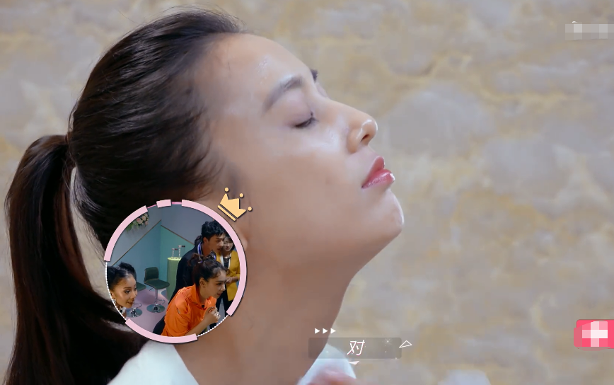 黄圣依节目上当场卸妆,当镜头放大后,36岁的素颜状态太真实