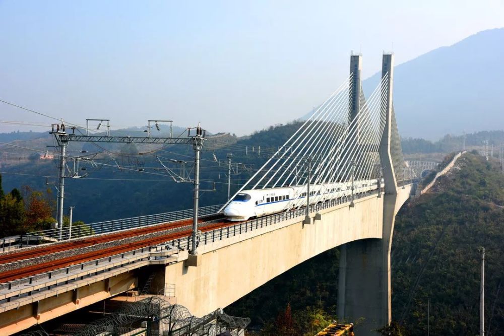 穿越恩施,湘西,张家界 直达陶渊明笔下桃花源的 黔常铁路明日