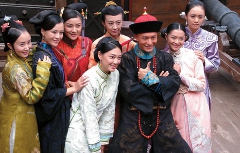 Baby母子滑雪偶遇应采儿jasper，小海绵与妈妈亲吻画面很温馨（组图） - 11