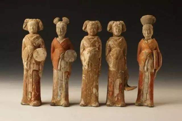 中国古代深目高鼻,且白皮肤的胡人,跟欧洲人的祖先有什么不同?