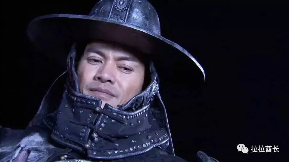 里面的楚昭南也即是天山派晦明禅师的二弟子,其所持的游龙剑也就是